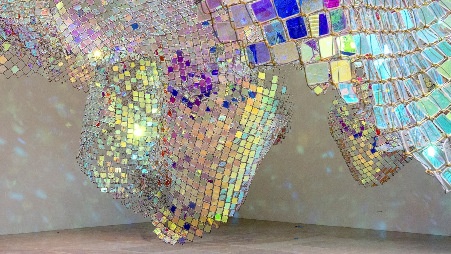 Нестандартные свойства света в инсталляциях Су Санни Парк