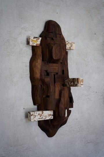 Японский дизайнер придумал материал из дерева с текстурой терраццо