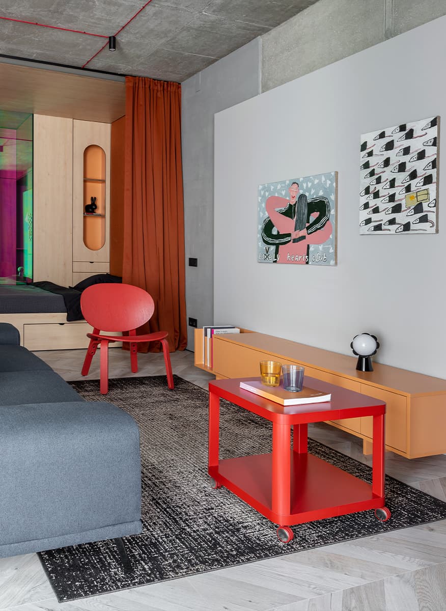 Обилие цветов в интерьере квартиры-студии — проект Екатерины и Алексея Савицких