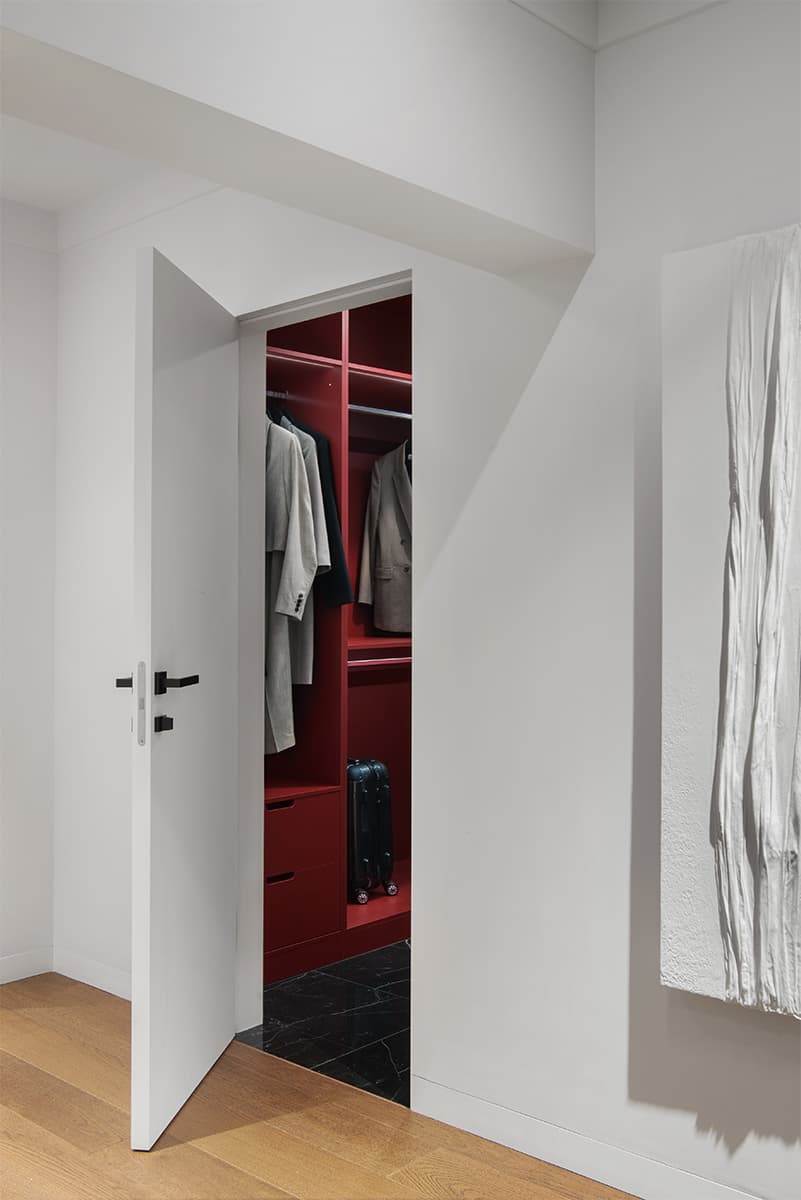 Элегантный интерьер квартиры с нетипичной планировкой — проект студии дизайна BALCON