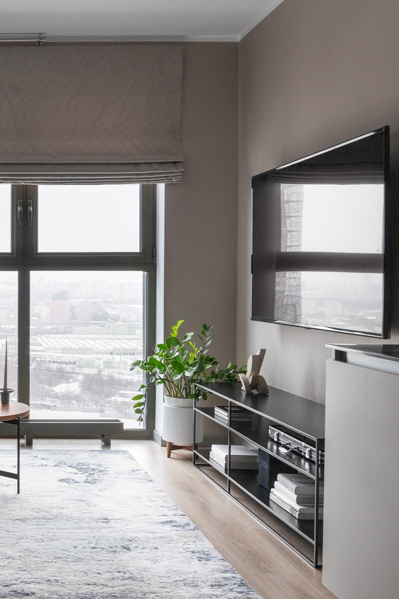 Расслабленный интерьер двухкомнатной квартиры с синими акцентами — проект Ольги Шелопугиной