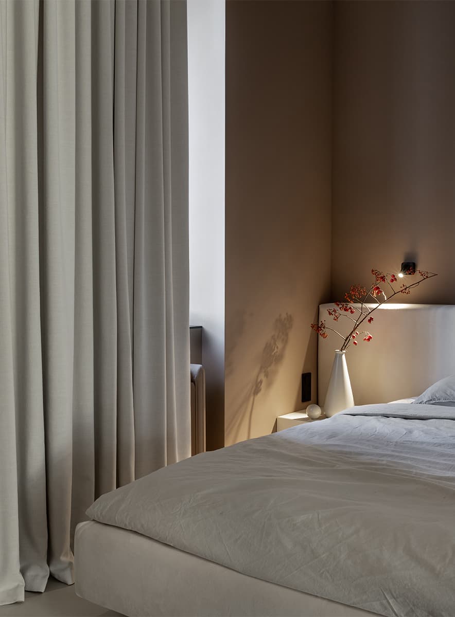 Букле и пастельные тона в интерьере квартиры с эффектной аркой — проект BEIGE APARTMENT от ZROBIM architects