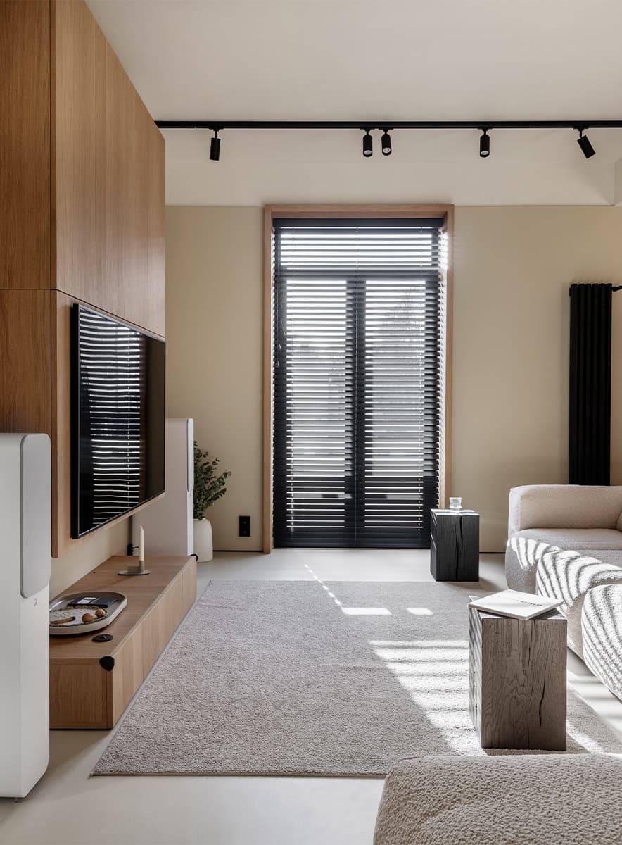 Букле и пастельные тона в интерьере квартиры с эффектной аркой — проект BEIGE APARTMENT от ZROBIM architects