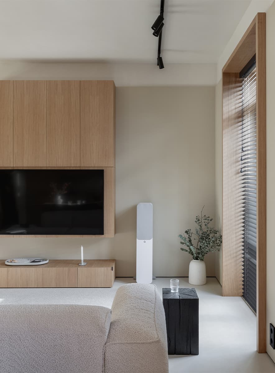 Букле и пастельные тона в интерьере квартиры с эффектной аркой — проект BEIGE APARTMENT от ZROBIM architects