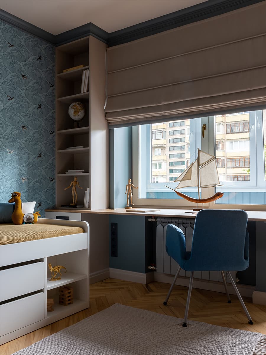 Буйство красок: малахитовые, бордовые и розовые тона в свежем интерьере квартиры — проект Алеси Вусевич