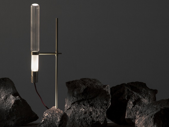 Студия дизайна CTRLZAK представила каменную настольную лампу