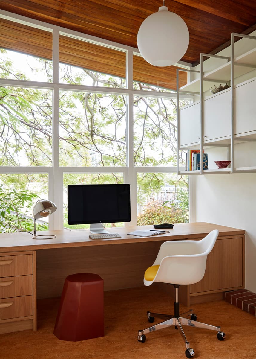 До самого фундамента: преображение австралийского коттеджа с винтажной мебелью и элементами стиля mid-century modern — проект студии Design Theory