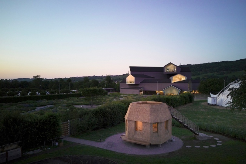 Кампус Vitra дополнило здание японского архитектора Цуеси Тане