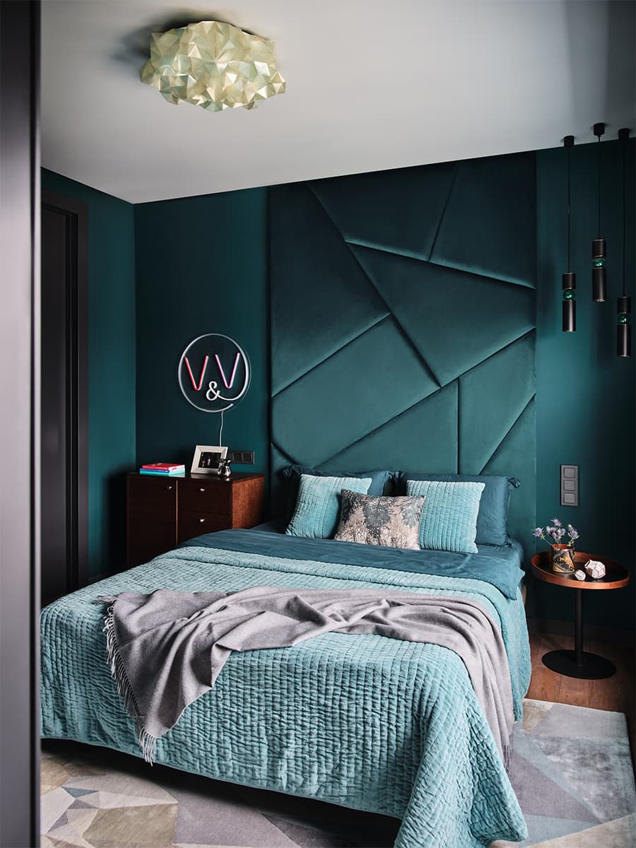 Глубокие арктические цвета в смелом интерьере квартиры — проект Ирины Богатиковой