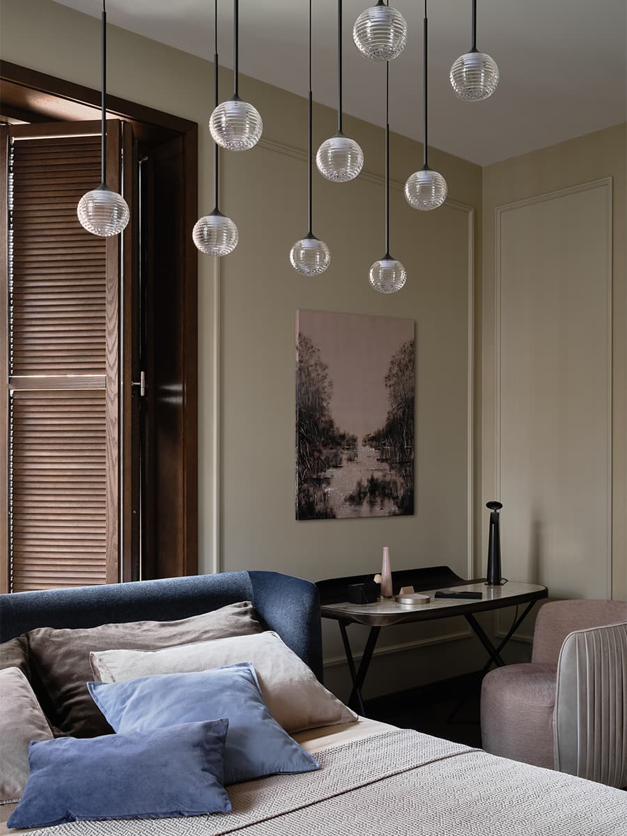 Расслабленный микс классики и современности в интерьере квартиры с камерной спальней — проект Александры Алексеевой