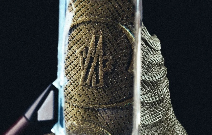 Бренд Moncler показал кроссовки, созданные из мономатериала
