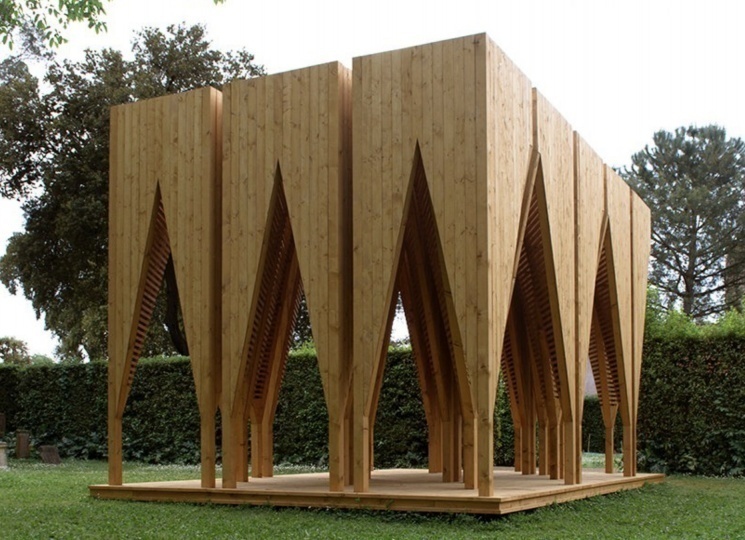 В садах виллы Медичи установили деревянный павильон по проекту Atelier Poem