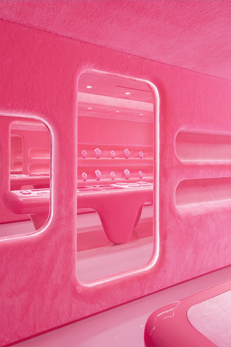 Эпатажный интерьер магазина ювелирных украшений на Патриарших прудах — проект Елены Локастовой