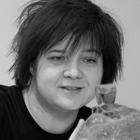 Юлия Киселева, со-куратор выставки «Керамика. Парадоксы», культуролог